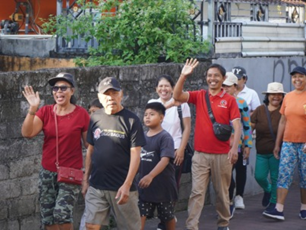 Jalan Santai Desa Dalung, Warga Berbondong-Bondong Sambut Kebersamaan dan Kesehatan